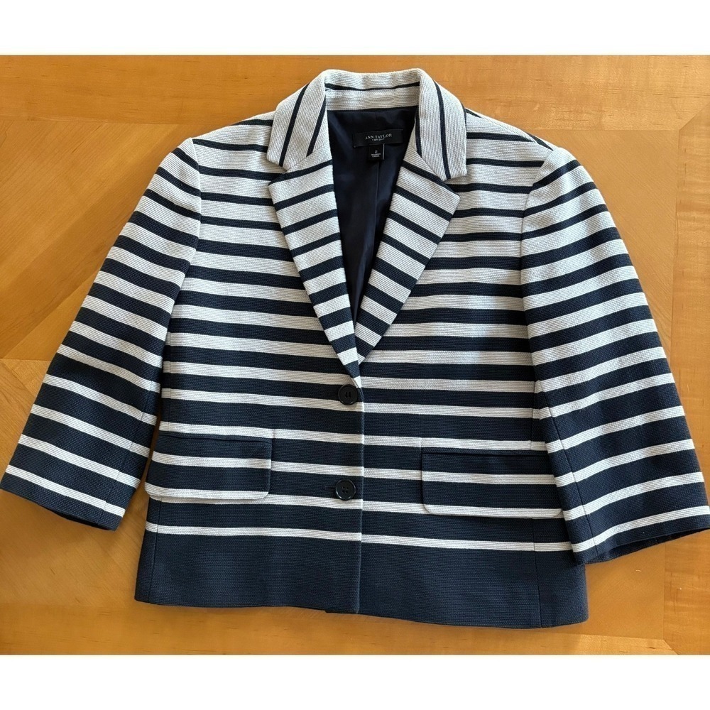 Ann Taylor Striped Blazer Size 2 Ivory & Black Lined Striped Pockets Classic EUC